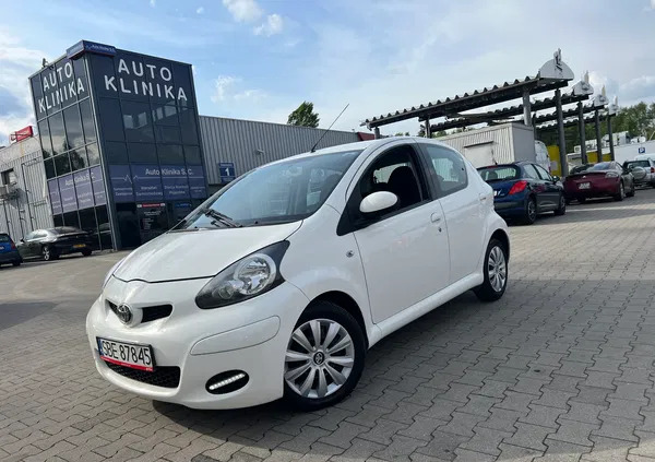 toyota aygo drobin Toyota Aygo cena 17800 przebieg: 162000, rok produkcji 2011 z Drobin